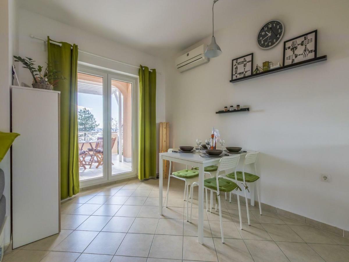 Apartment Color Green Dramalj Luaran gambar