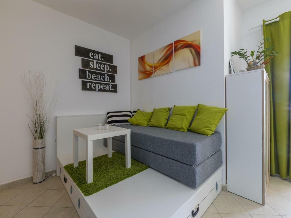 Apartment Color Green Dramalj Luaran gambar